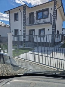 Casa de vanzare compusa din parter etaj