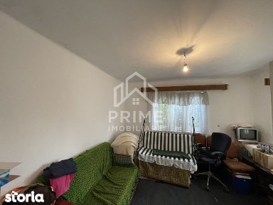 De vanzare - Casa in centrul comunei Ciugud - teren 1100mp