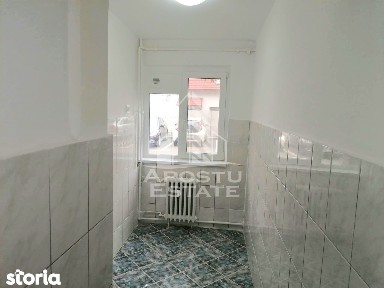 Apartament semidecomandat, renovat,2 camere,parter,Bulevardul Cetatii