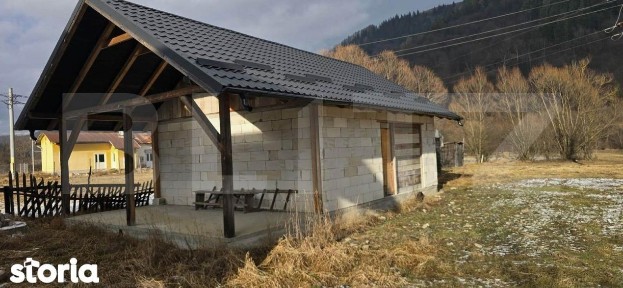 Casa etaj la rosu, 150 mp utili, 2460 mp teren, Campulung Moldovenesc
