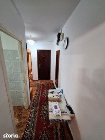 Vand Apartament 3 camere