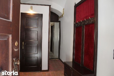 Duplex ultracentral, langa Biserica Neagra