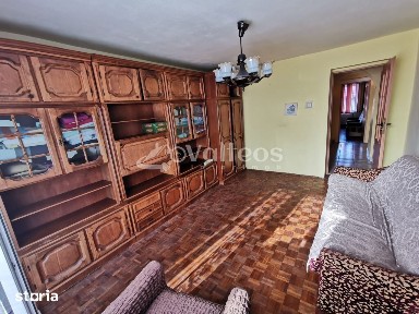 Reșița, apartament 4 camere (2X2), 120 mp, etaj 2, zona Universitate