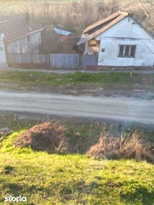 Casa de vanzare mai multe detali la nr de telefon