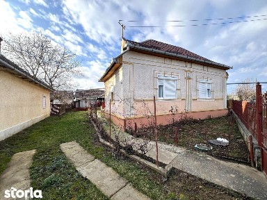 Casa de vanzare | schimb cu apartament | Carei sau Satu Mare