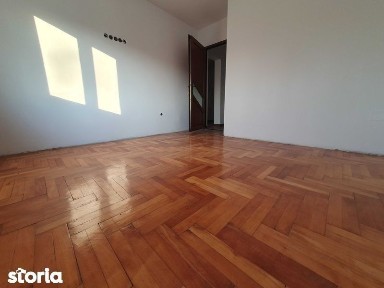 Apartament cu 3 camere - etaj intermediar | Confort și siguranță