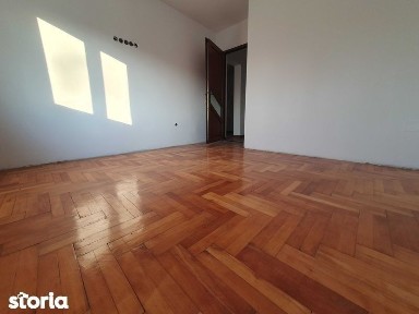 Apartament cu 3 camere - etaj intermediar | Confort și siguranță