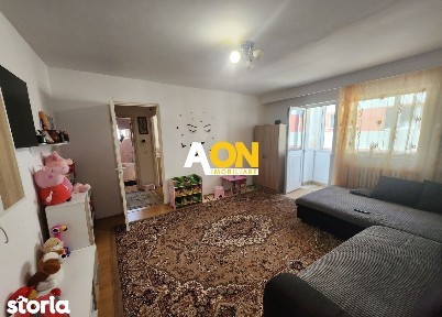 De vanzare apartament 3 camere, etaj intermediar, Cetate