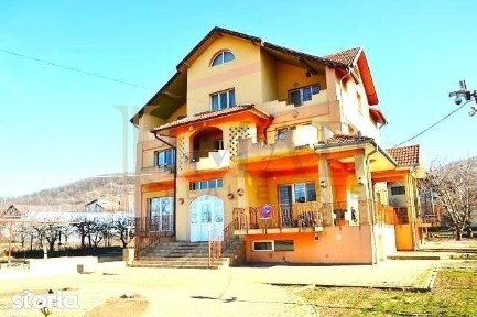 Vanzare Vila spactaculoasa cu teren generos in Targoviste - Aninoasa.
