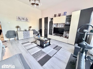 Vand casa Cornisa pe 1 nivel, singur in curte
