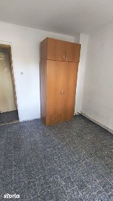 Vand apartament 2 camere zona apollo