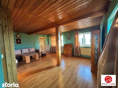 Casa independenta, vintage de vanzare, 300 mp cu teren de 1493 mp Sa