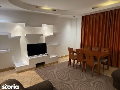 Apartament 3 camere,cu garaj,Zona Centrala