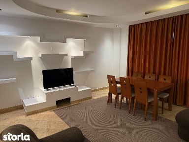Apartament 3 camere,cu garaj,Zona Centrala
