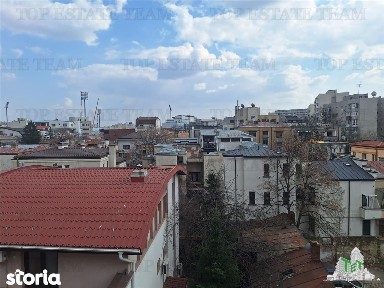 Penthouse intr-o cladire de 4 etaje cu 2 locuri de parcare si boxa in