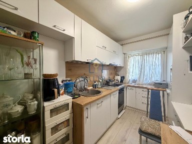 Apartament cu 3 camere de vânzare + garaj