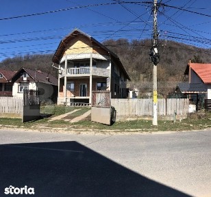 Casa (la rosu), Livada si Padure, Teren Generos si Plata Flexibila -
