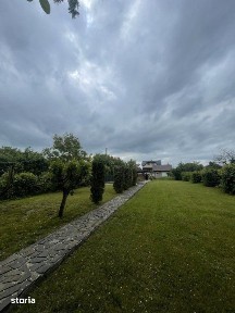 Duplex de vanzare, 2 unitati, 8 camere, 300 mp, zona centrala