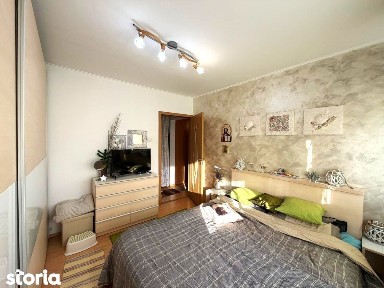 Apartament 3 camere decomandat - Craiovita Noua
