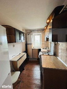 Apartament cu 3 camere si garaj, Botosani