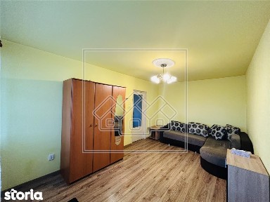 Apartament decomandat, 2 camere, balcon - M. Viteazu