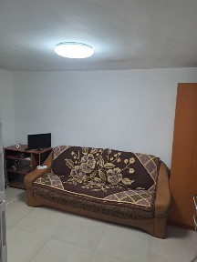 Dau in chirie zona pod ira camera,bucatarie, baie hol