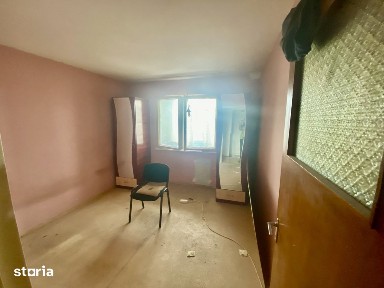 Apartament semidecomandat 3 camere, pret 49000 neg