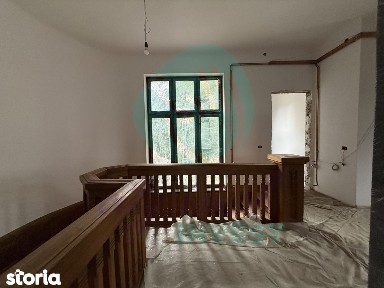 Apartament boieresc partial renovat