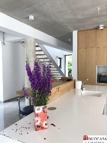 PROPRIETATE REMARCABILA - ELEGANTA, SPATIU, ARHITECTURA, NUMEROASE FAC