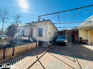 Casa din caramida + spatiu comercial, teren 900 mp, Botosani