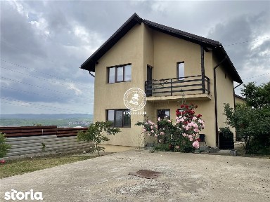 Vila cu 5 camere si 2 bai, de vanzare in Horpaz
