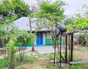 Vind casa taraneasca linga Bucuresti 1000mp la 2 min de Lac
