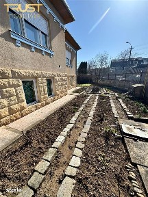 Casa de vanzare l 1040 MP Curte l Front 35 MP l Grigorescu