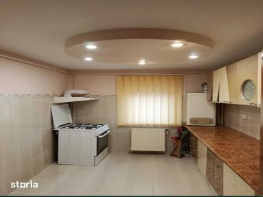 Apartament trei camere - 78 mp - zona Pompieri