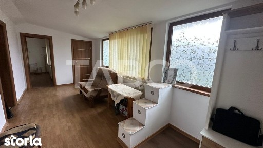 Casa cu acces auto cu 2 apartamente separate garaj Piata Cluj Sibiu