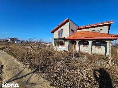 Casă la Roșu Avansat, de Vânzare - Mineri, energie si apa potabila