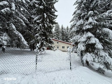 Casa de vacanta l la cheie l 2000 mp teren intravilan l Calatele Padur
