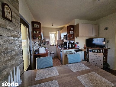 Vand casa 7 camere, 2 bucatarii,4 bai,garaj,beci,Someseni,Cluj-Napoca