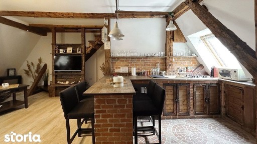 Investitie in Centrul Istoric: Apartament cu Pivnita/Crama (Optional)