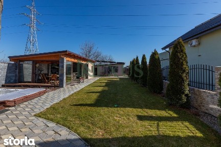 Casă/Vilă modernă de vânzare la intrare în Bogdan Vodă, județul Bacău.