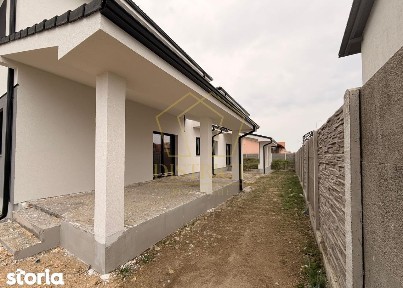 Duplex cu 5 camere, despărțit prin camera tehnica, la asfalt | Mosnita