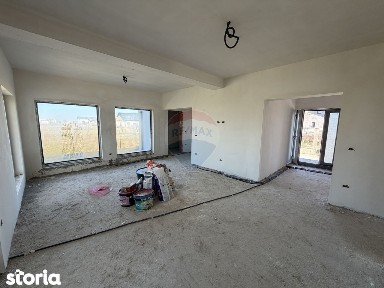 Casă cu 4 camere Campineanca