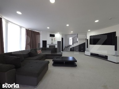 Confort Modern si Facturi Zero: Vila Unica cu Vitraje Mari in Exclusi