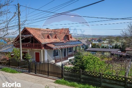 Vilă cu 3 camere de vânzare Săucești
