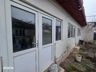 Vand casa in sat Potarnichea