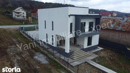 Casă de vânzare în comuna Băiculești, județ Argeș.