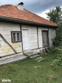 Vind casa, curte 2000 mp, pasune 6 ha, padure 3 ha, Prihodiste, jud HD