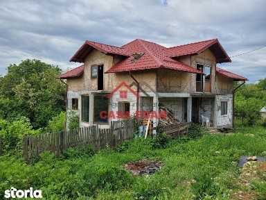 Casa 2010 in Scorteni 7 camere teren 1222mp 62.000e
