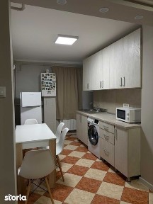 Inchiriez apartament 3 camere