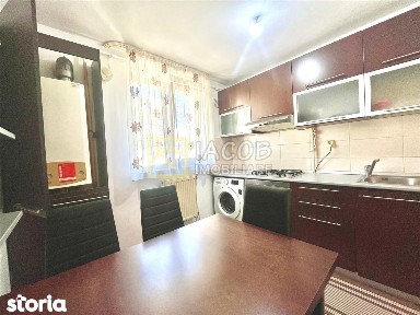 Apartament 3 camere decomandate, strada Martir Horia, Bacau